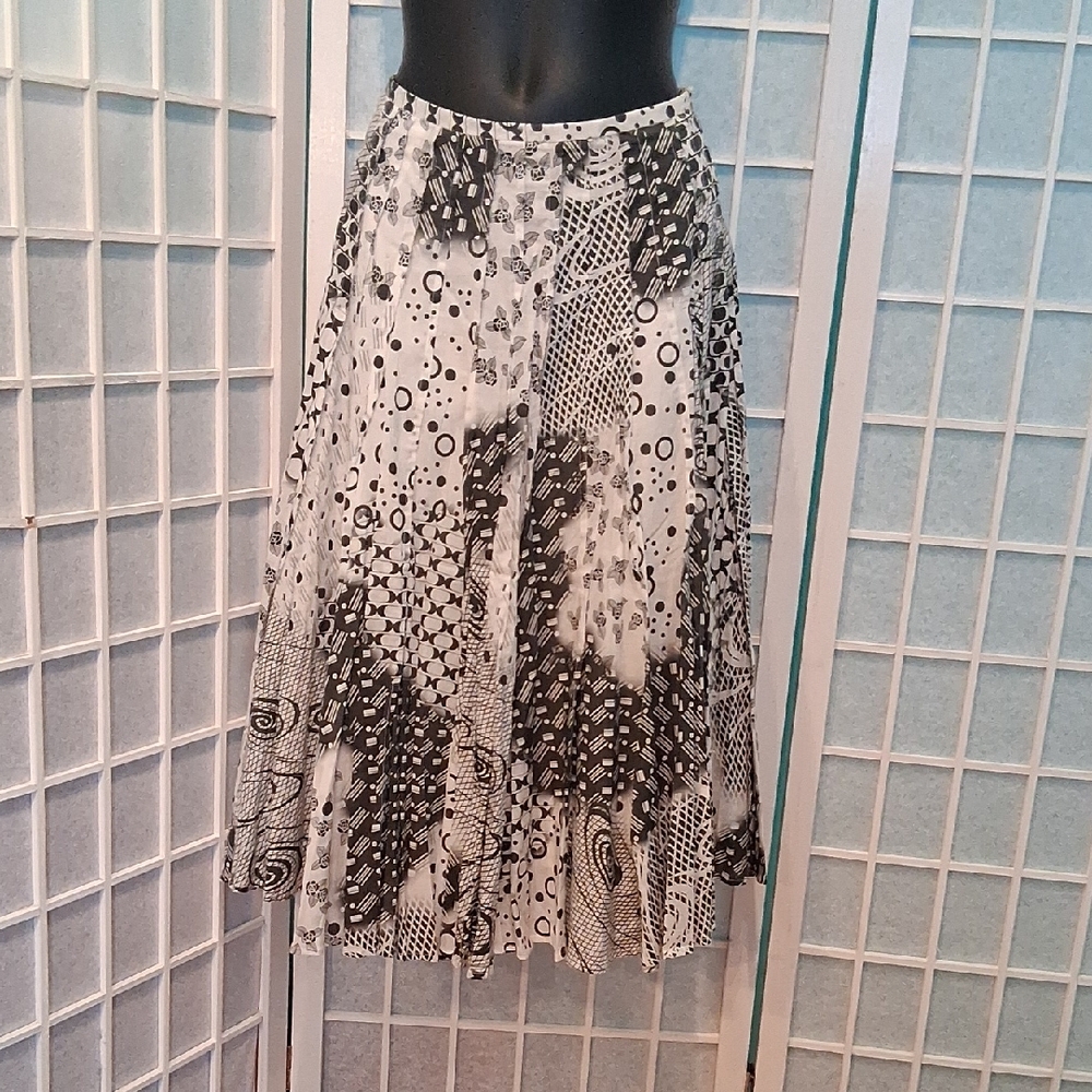 Lapis Black and White A-Line Skirt 6745
